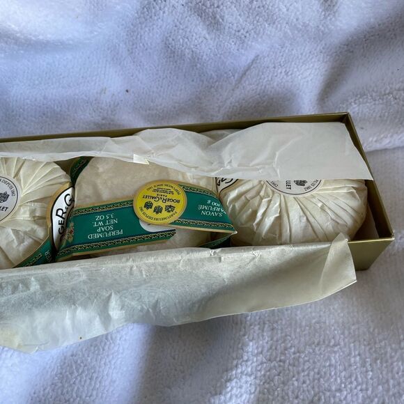 Vintage Roger and Gallet Paris Vetyver Perfumed Soap Set Sealed 3 X 3.5 Oz. - Picture 3 of 5